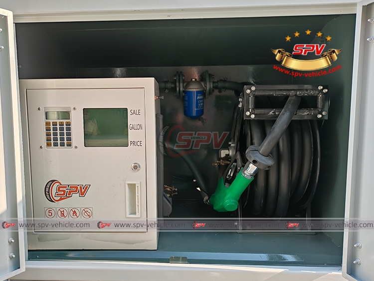 SPV-Vehicle - 22,000 Litres Fuel Tank Truck Sinotruk - Dispenser